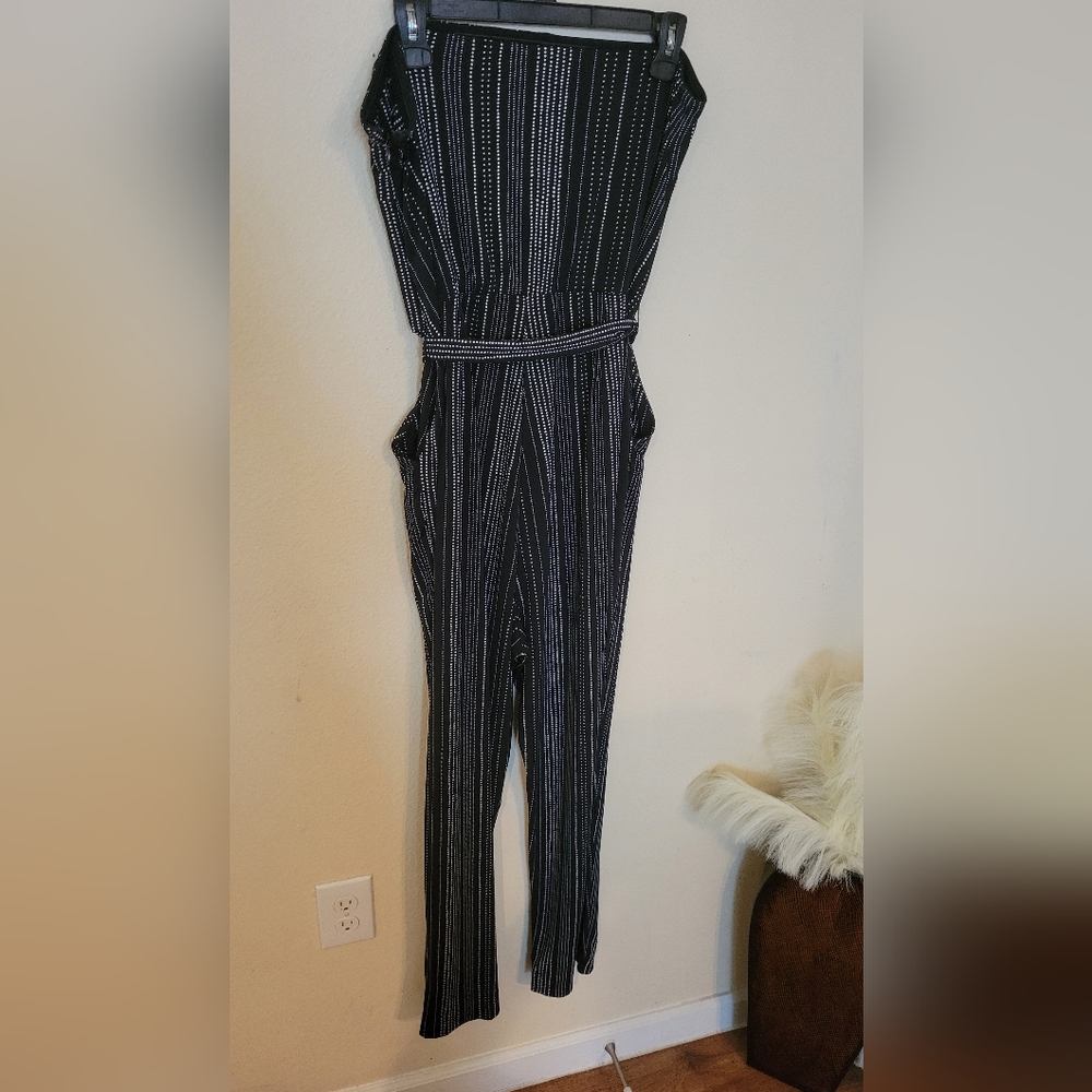 NWOT! SIMPLY STYLED STRAPLESS SEXY TUBE JUMPSUIT